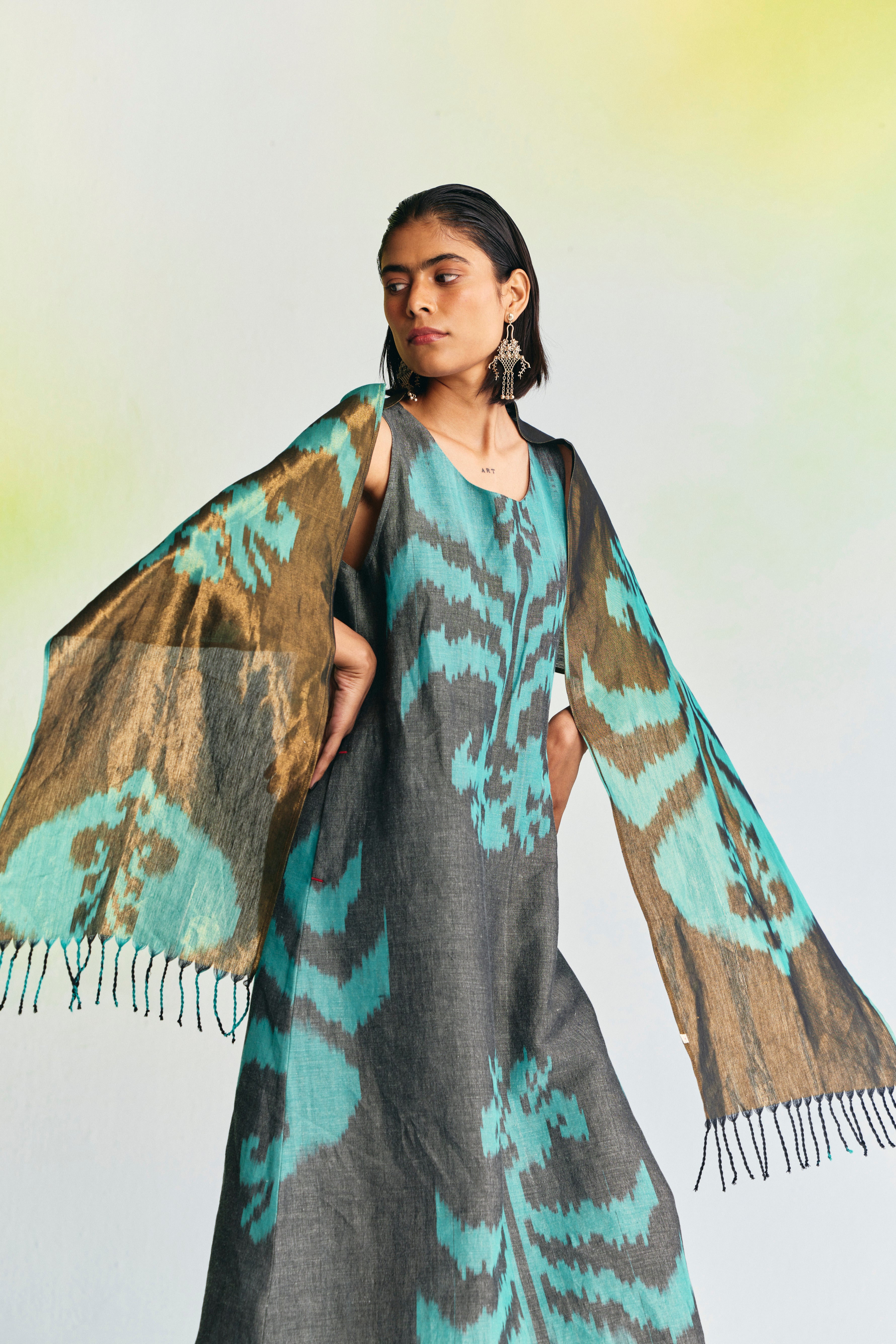 SOOT TISSUE STOLE