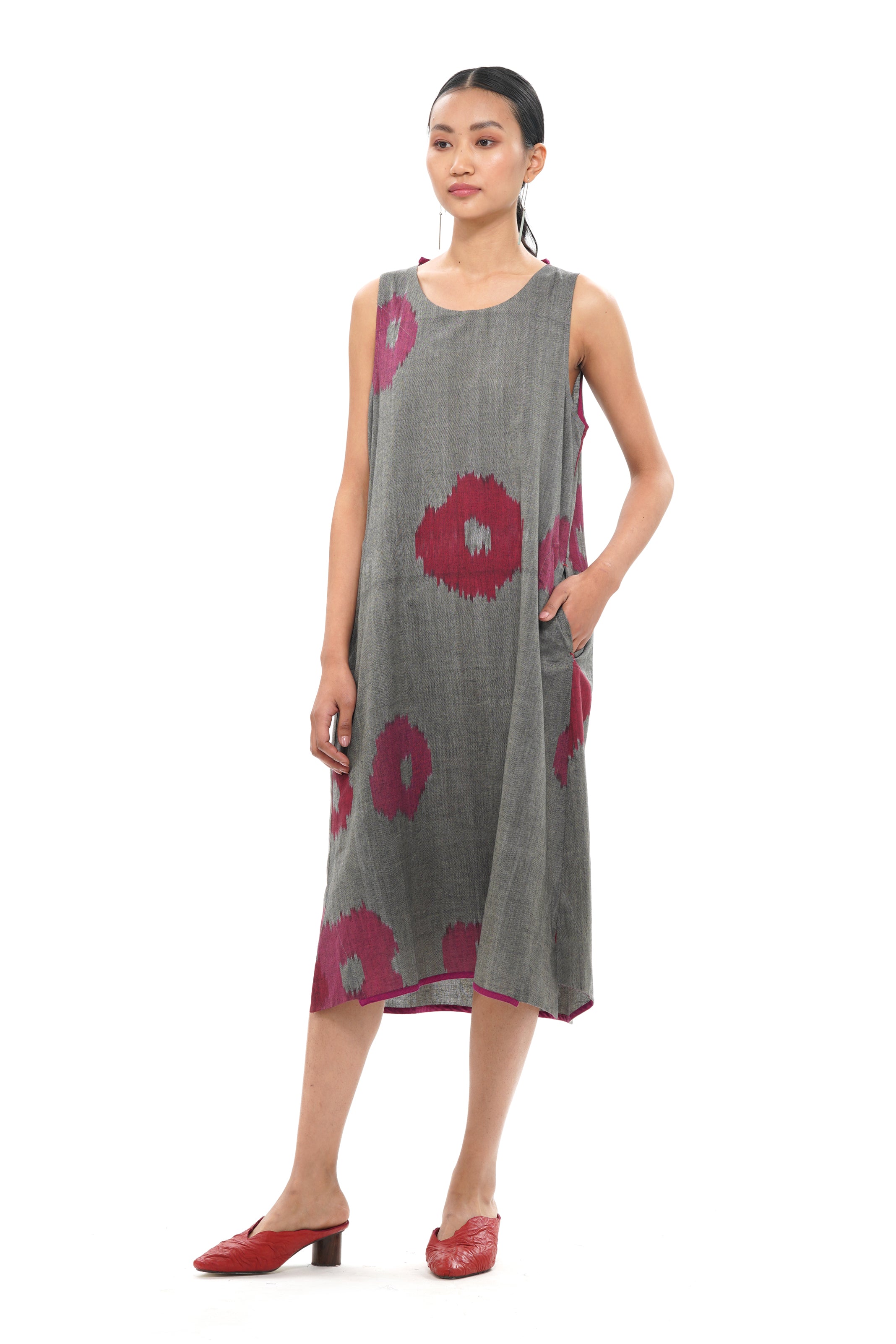 KURO SLEEVELESS DRESS