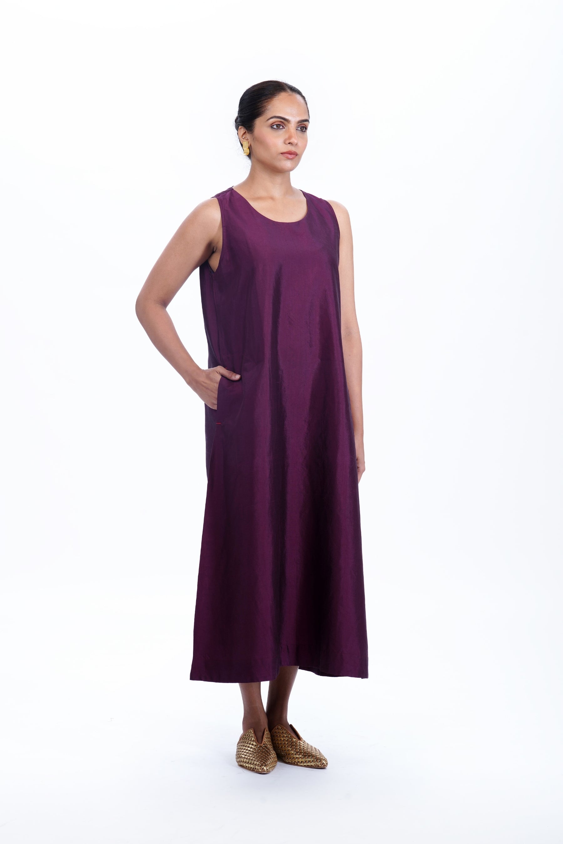 FIR SLEVELESS DRESS